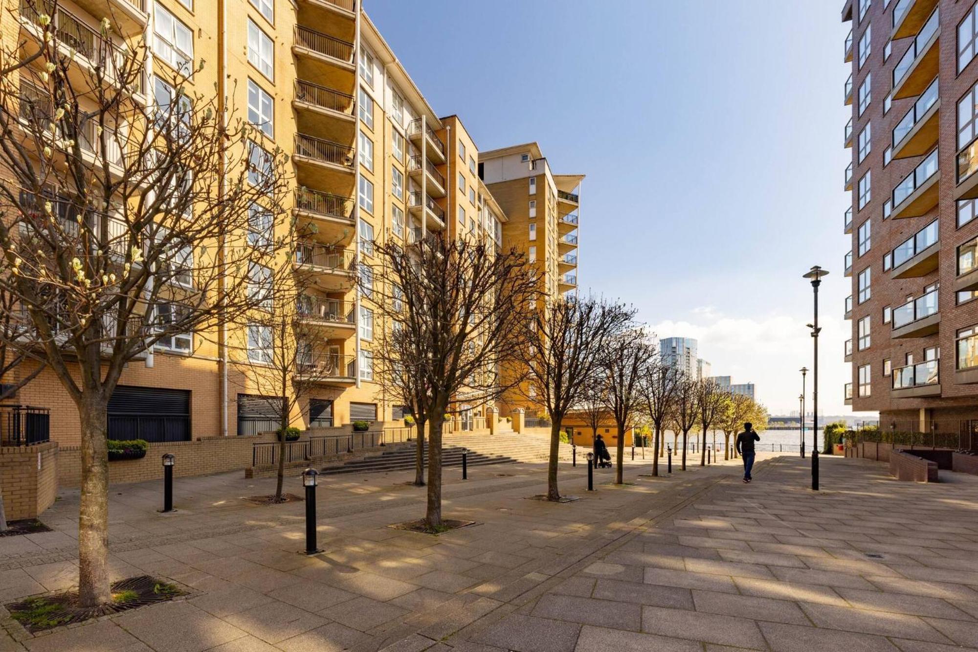 Wild Roses Service Apartments - East India London Exterior foto
